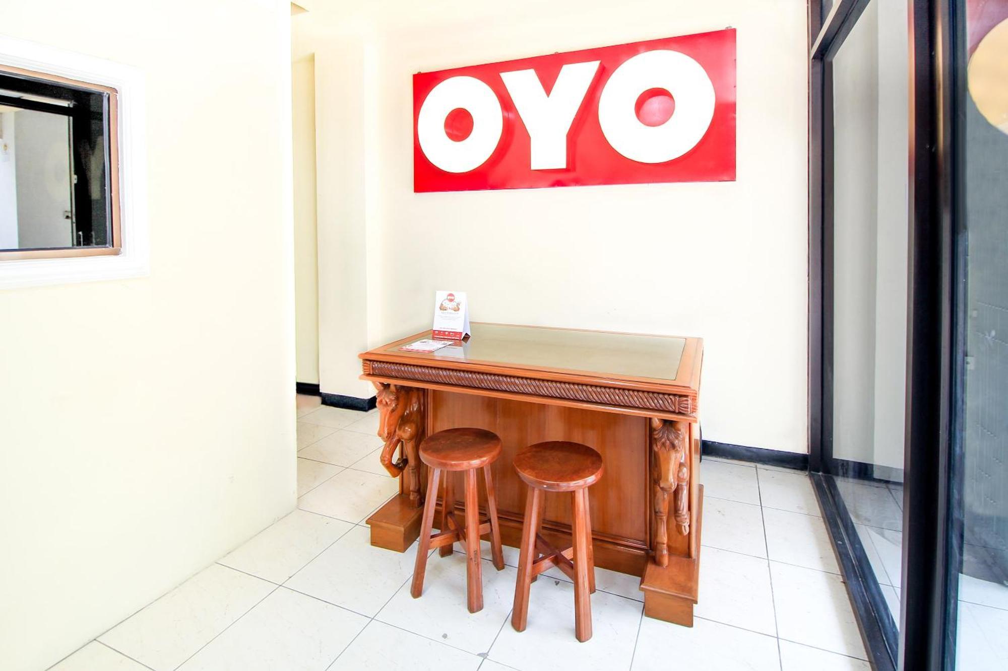 Super Oyo Capital O 217 A1 Hotel Surabaya Exterior photo