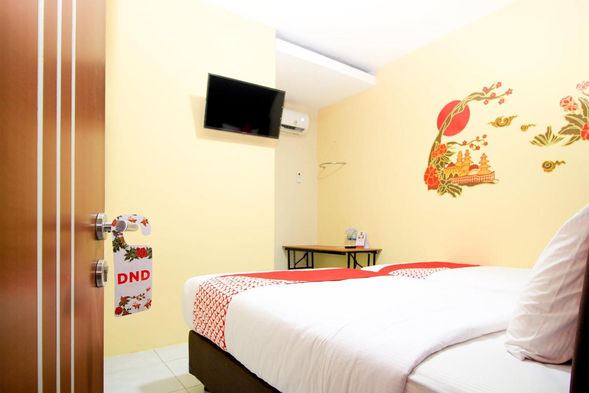 Super Oyo Capital O 217 A1 Hotel Surabaya Exterior photo