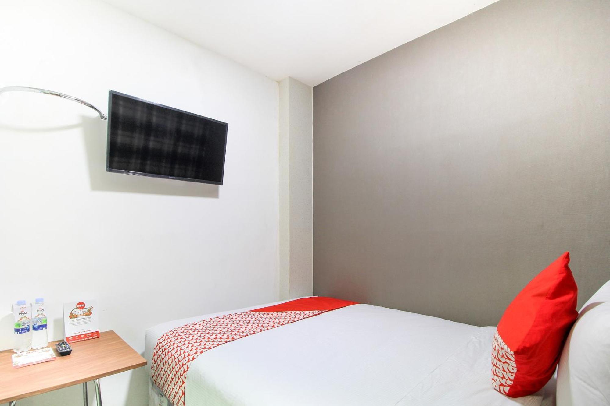 Super Oyo Capital O 217 A1 Hotel Surabaya Exterior photo